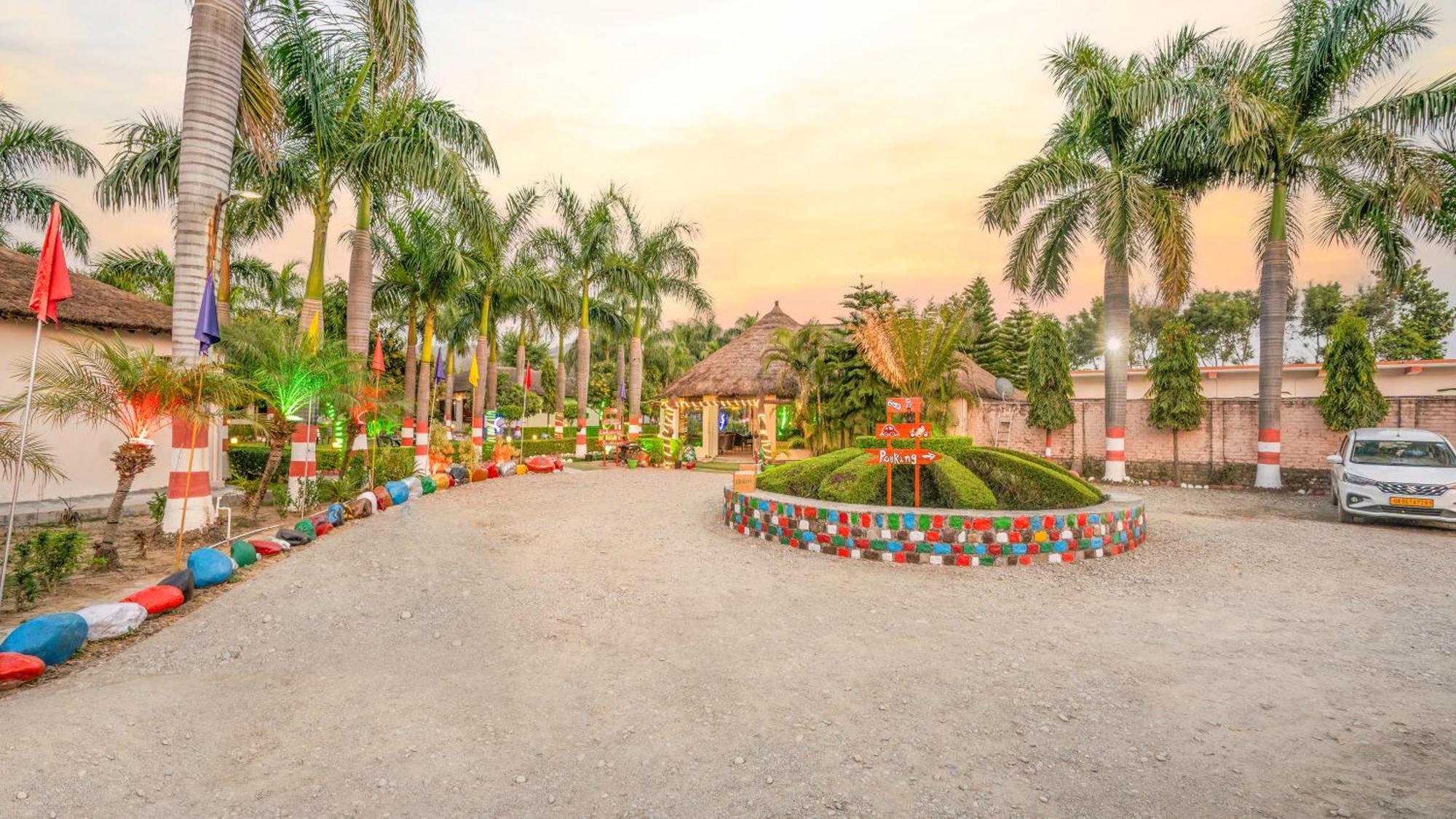 Corbett Fun Resort Rāmnagar Buitenkant foto